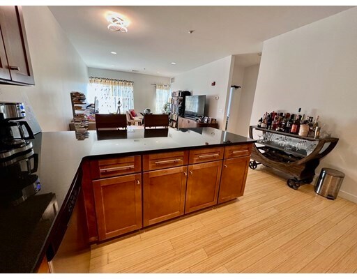 Foto del edificio - 99 Chestnut Hill Ave