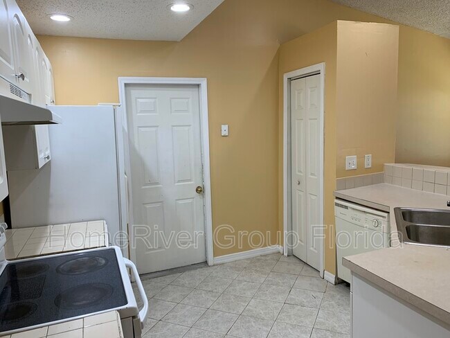 Building Photo - 7441 Orlando Ave