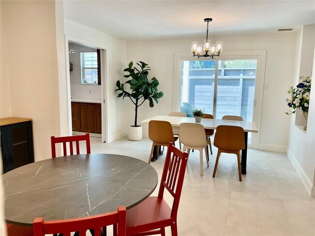 Foto del edificio - 1635 Chippendale Rd