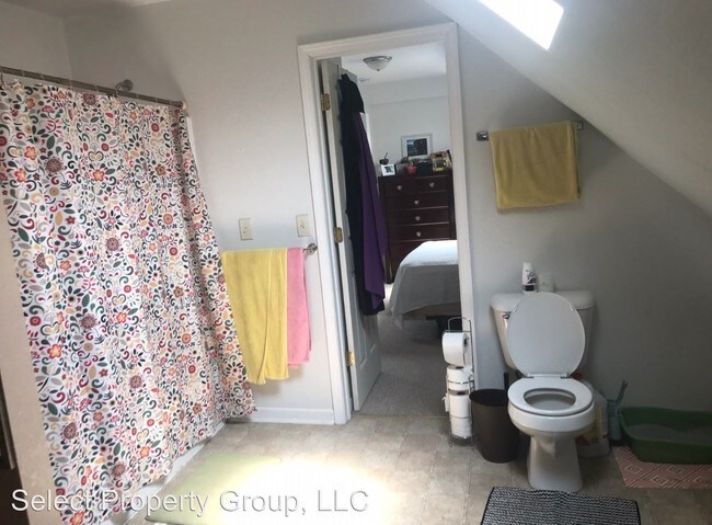 Building Photo - 2 br, 2 bath Apartment - 1752 N. Arlington