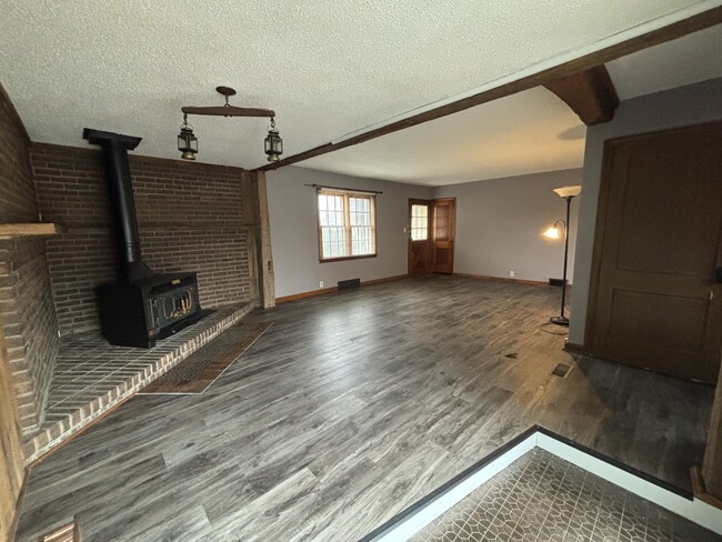 Sala de estar - 2509 Covert Ave