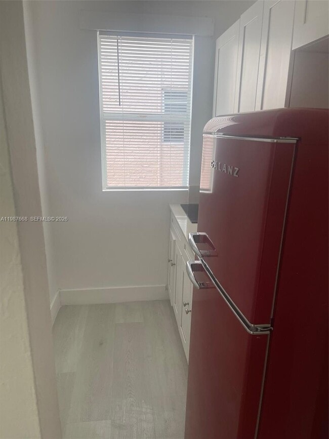 Building Photo - 1552 SW 2nd St