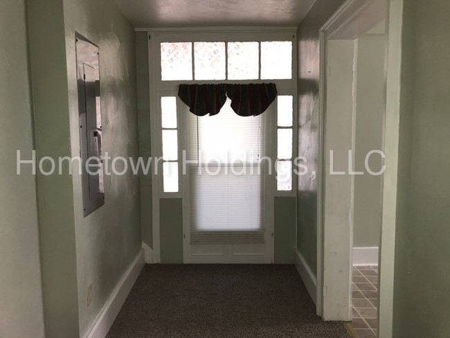 Building Photo - Historic Fincastle Apartment