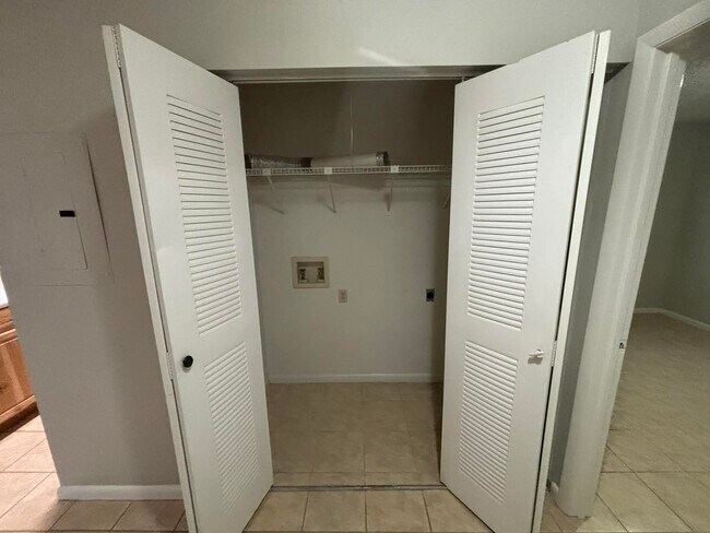 Foto del edificio - 3858 NW Huntsboro St