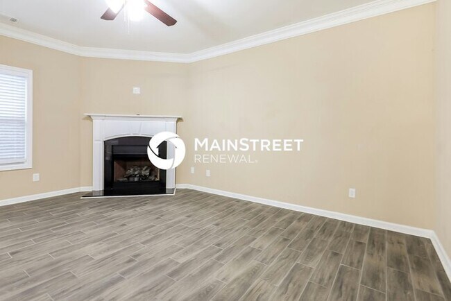 Building Photo - 4 Bedroom Pet-Friendly Home in Atlanta, GA with Main Street Renewal