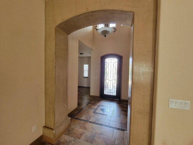 Foto del edificio - 12152 Chapel Hill Rd