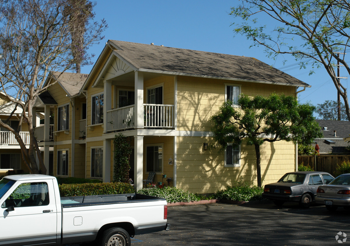 Cottage Gardens Apartments - Apartments In Santa Barbara, CA ...