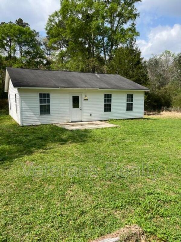 Foto principal - 18037 W Third St