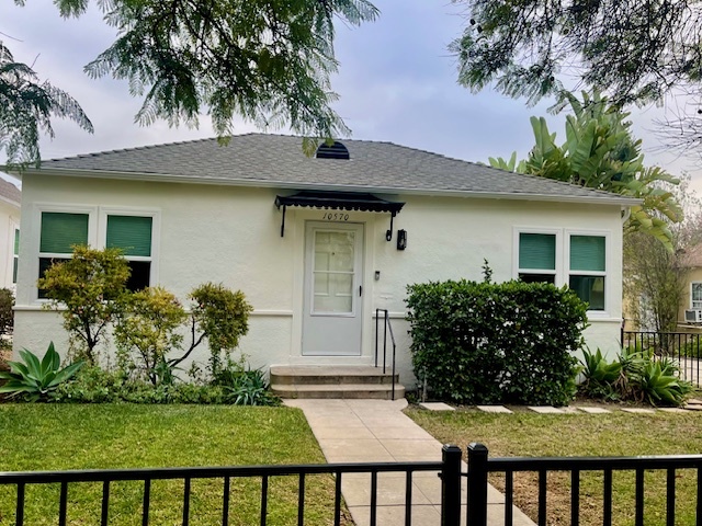 Stand alone bungalow with yard - 10572 1/2 Ayres Ave