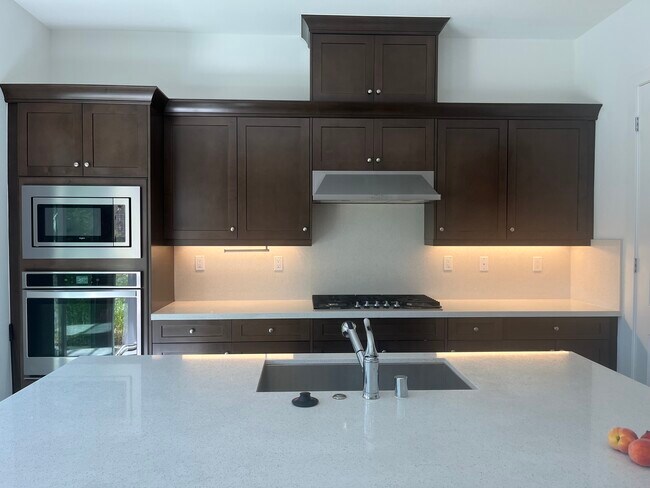 Kitchen - 28503 Freedom Ct