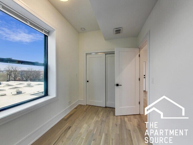 Foto del edificio - 2551 W Hirsch St