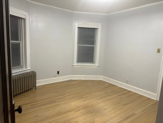 Foto del edificio - 5621 N Maplewood Ave