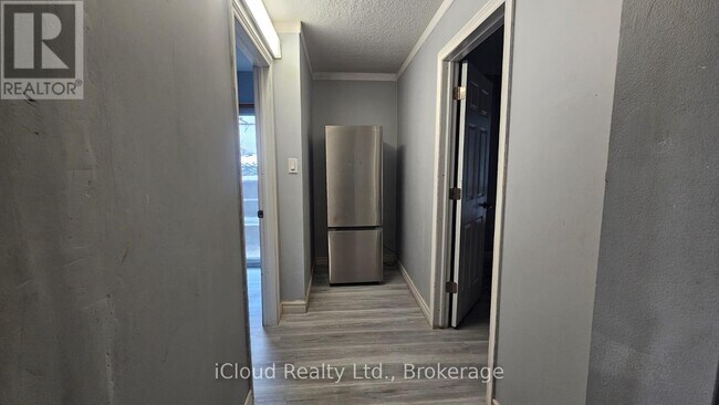 Photo du bâtiment - 110 Wexford Blvd