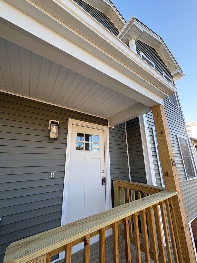 Building Photo - 15 Loreto St