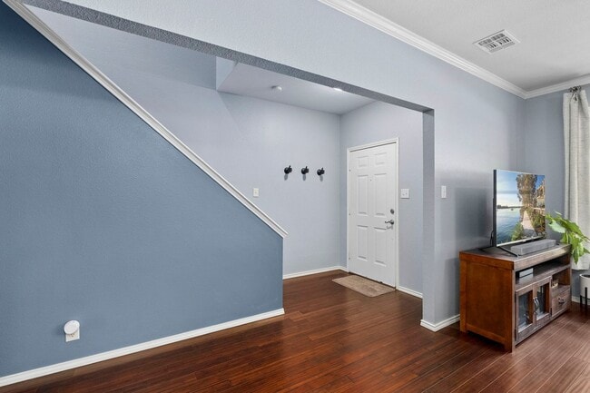 Foto del edificio - Stylish Townhome Living in Oak Creek