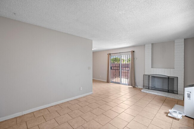 Foto del edificio - 1213 E Ave