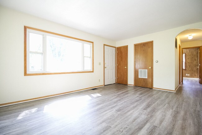 Building Photo - 1709 Raynor Dr
