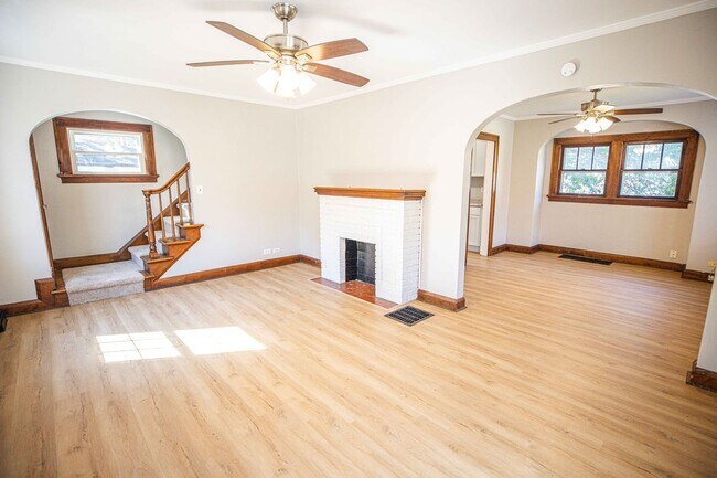 Foto del edificio - 2529 Greenbriar Rd