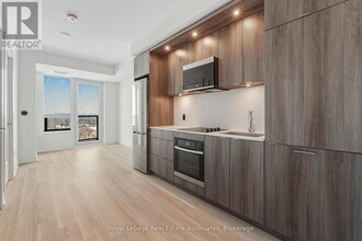 Building Photo - 60 Central Park Roadway