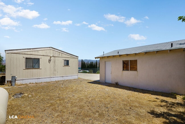 Foto del edificio - 6004 Maple Ave