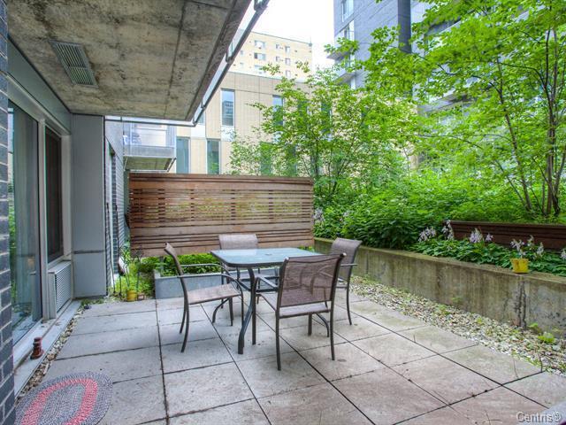 Building Photo - 1414 Rue Rue Chomedey