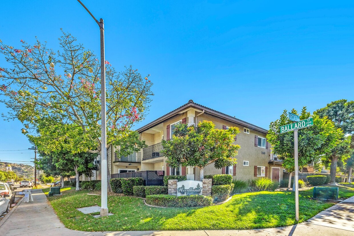 Foto principal - EL CAJON 2 BED/1BATH LOCATED IN WOODLAND V...