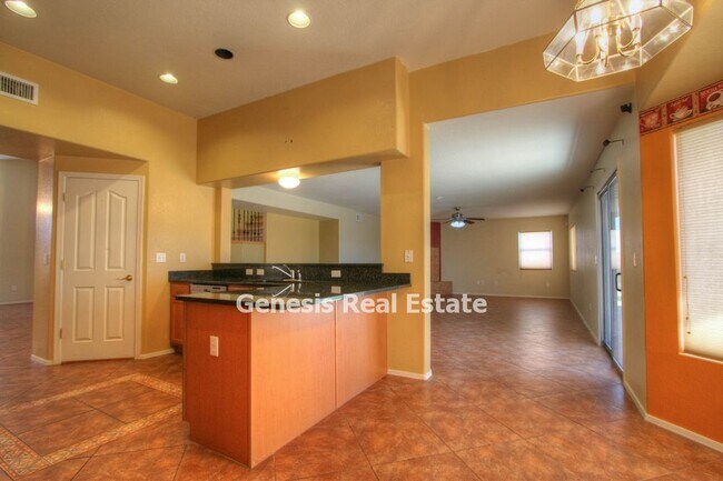 Building Photo - Large 5 Bedroom in Star Valley