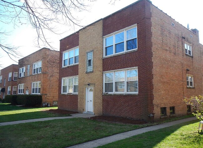 Building Photo - 9026 La Crosse Ave