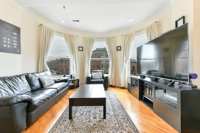 Foto del edificio - 492 Massachusetts Ave
