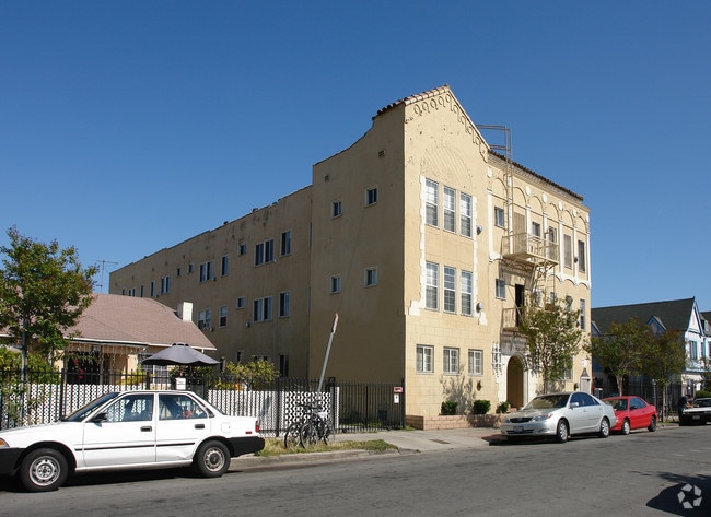Primary Photo - 320 N Ardmore Ave