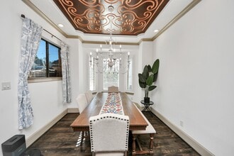 Building Photo - 1141 W 23rd St