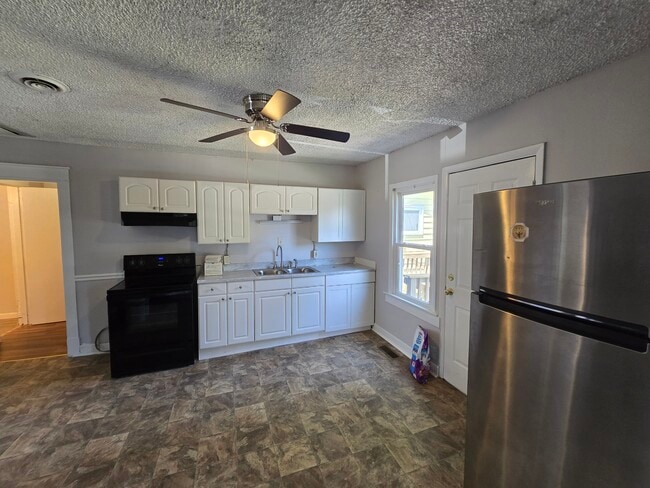 Building Photo - 207 Moncrief Ave