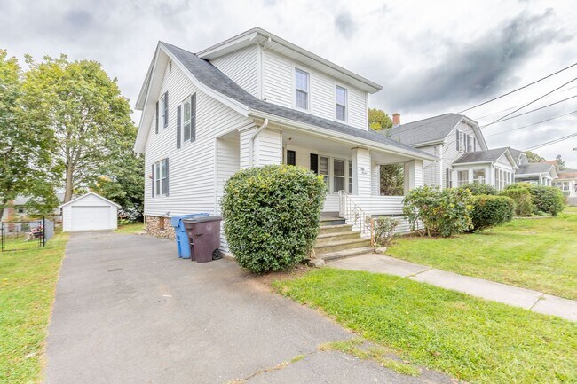 Building Photo - 4 Bedroom Single Family Cape