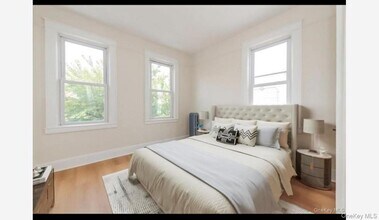 Building Photo - 959 Van Nest Ave