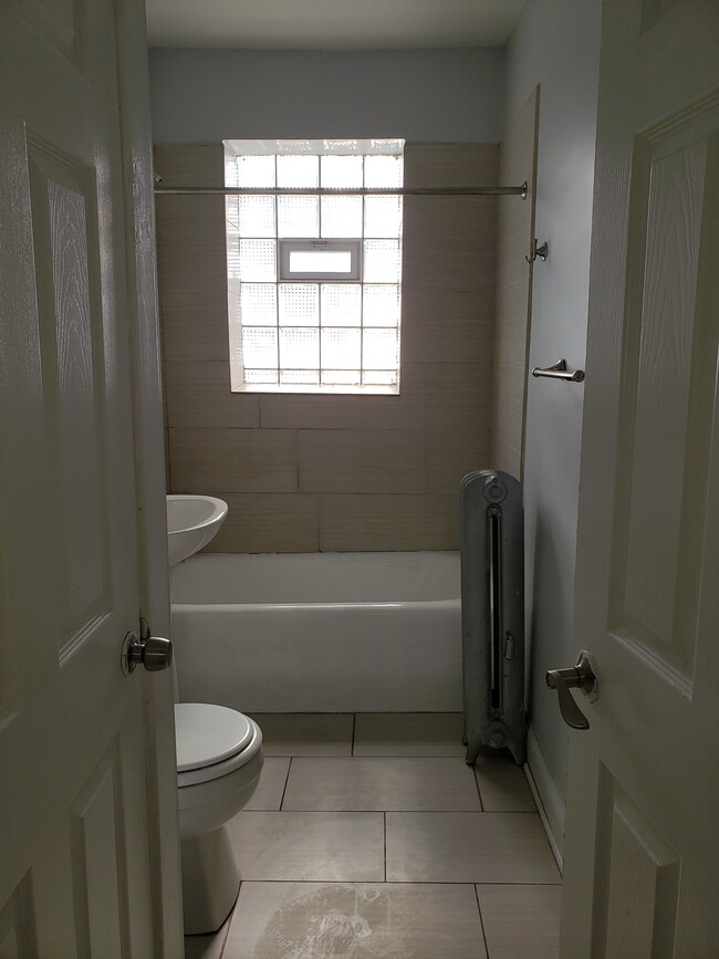 Bathroom - 6532 N Sacramento Ave