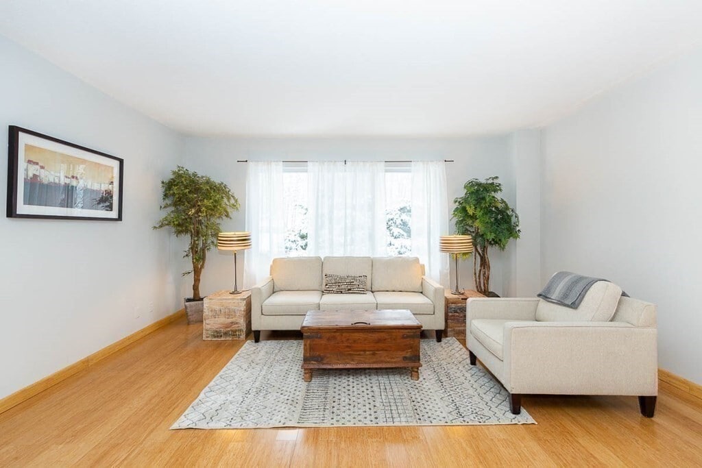 Primary Photo - 22 Chestnut Pl