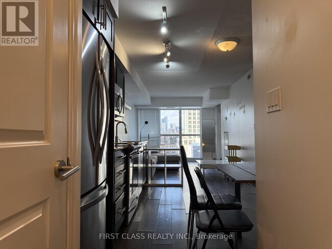 Photo du bâtiment - 400 Adelaide St E