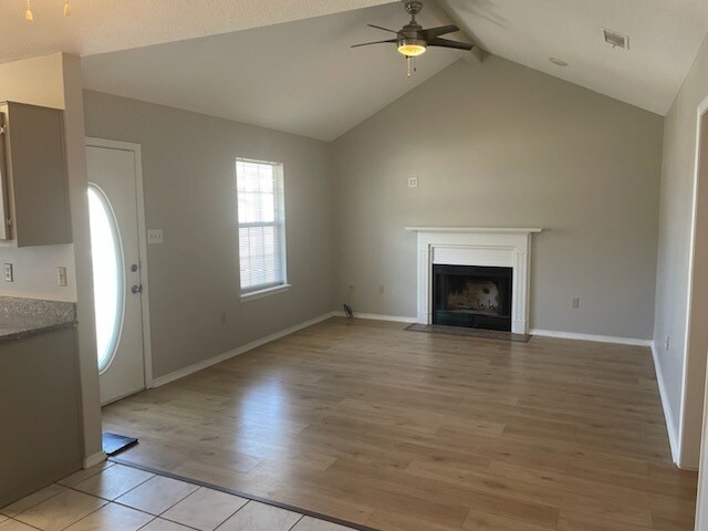 Foto del edificio - 1723 James Buchanan Dr