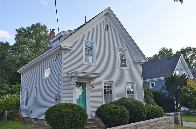 Building Photo - 13 S Kilby St