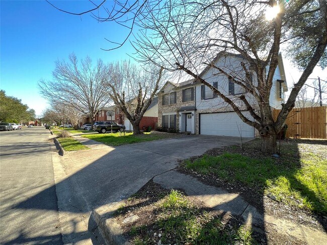Building Photo - 809 Riverlawn Dr