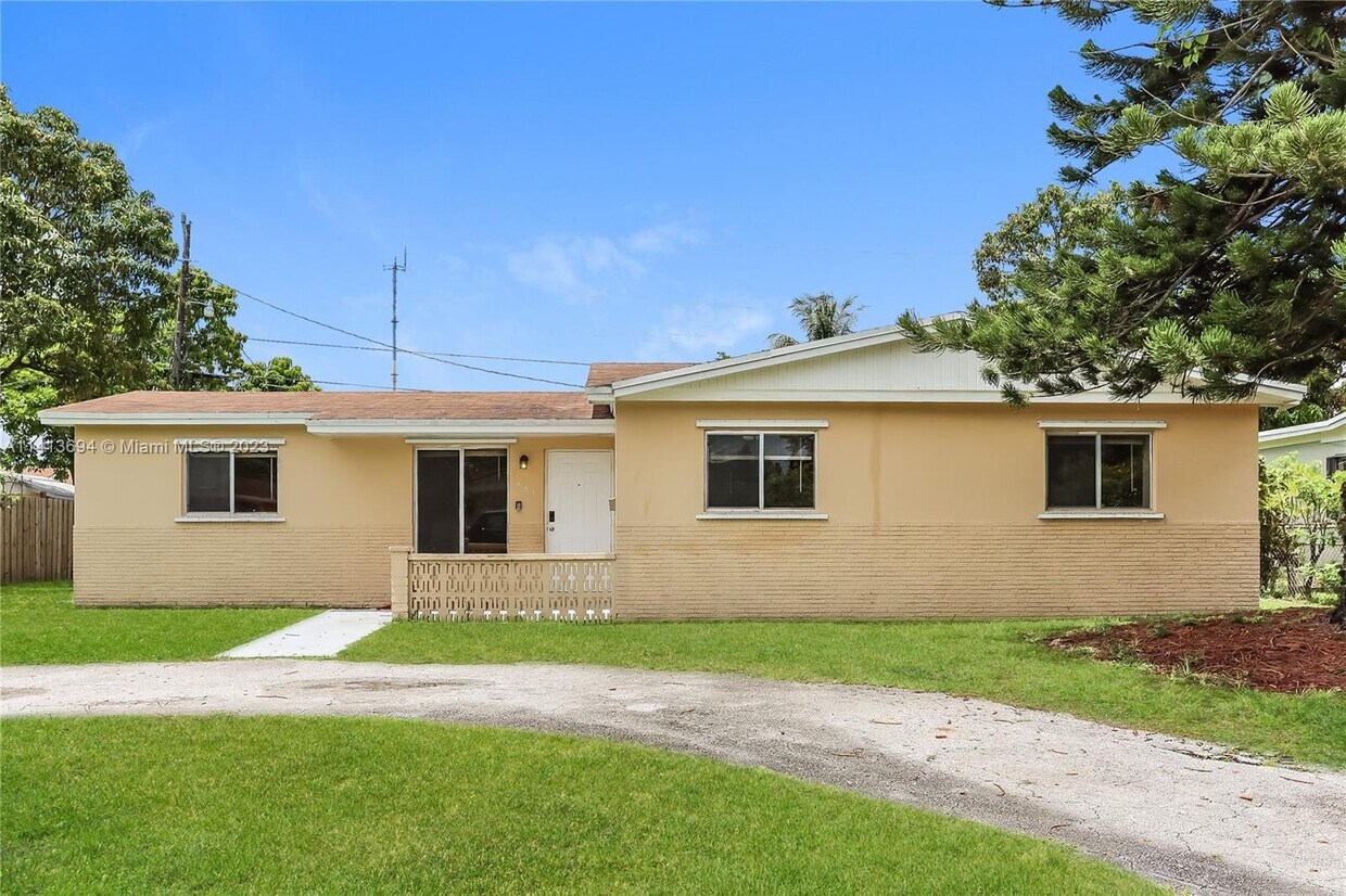 991 NW 200th Terrace, Miami, FL 33169 House Rental in Miami, FL