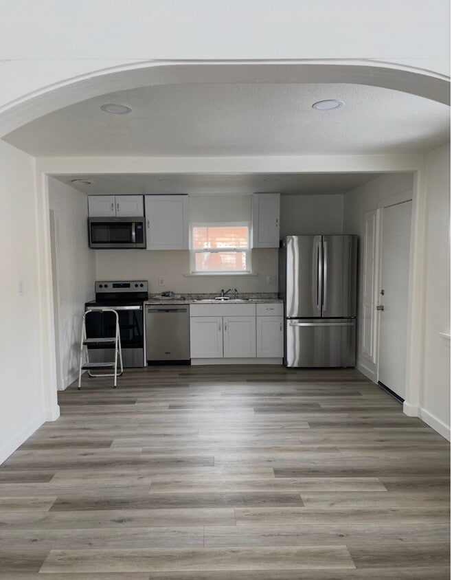 Building Photo - 210 Reno Ave