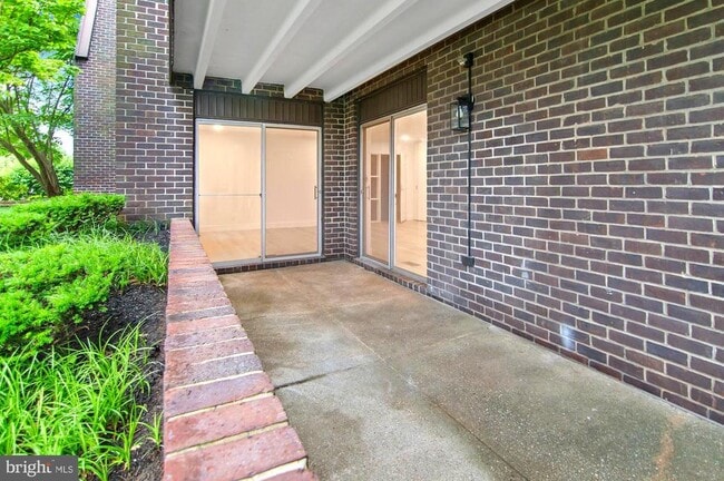 Building Photo - 25 Stonehenge Cir
