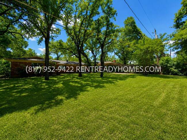 Foto del edificio - 6237 Warrington Pl