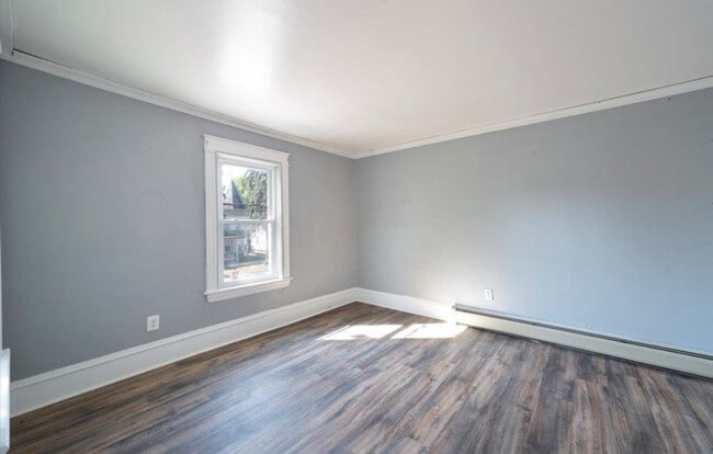 Building Photo - 308 Colchester Ave