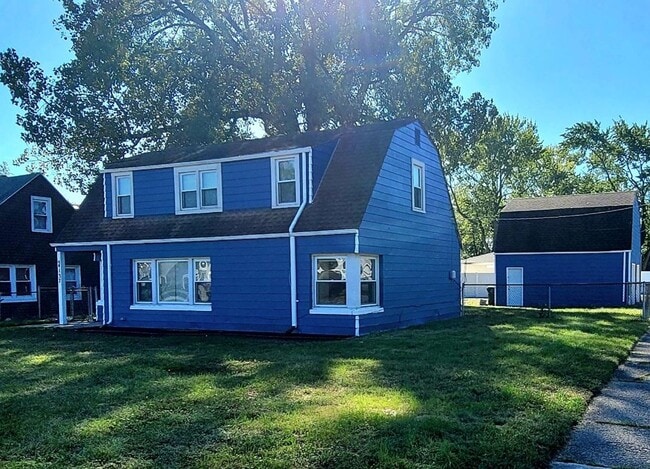 Building Photo - Oak Lawn Home