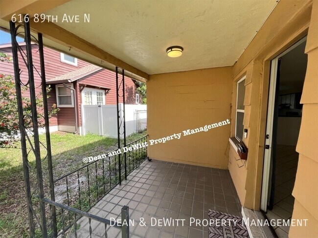 Foto del edificio - 616 89th Ave N