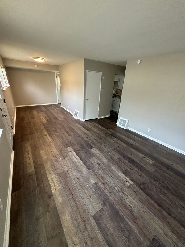 Foto del edificio - 200 Glen Garry Rd