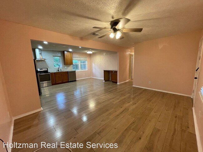 Building Photo - 3 br, 1.5 bath House - 808 SE Griffin Road