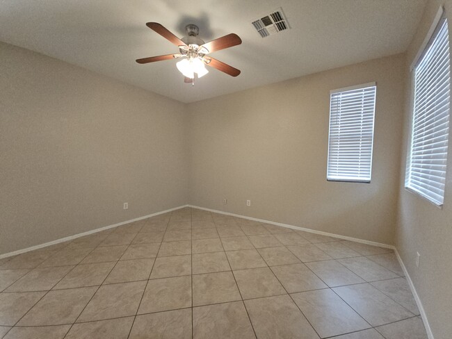 Foto del edificio - 3631 E Warbler Rd